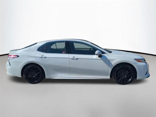 Wind Chill Pearl 2020 Toyota Camry XSE