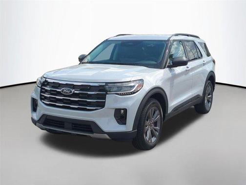 Space White Metallic 2026 Ford Explorer Active