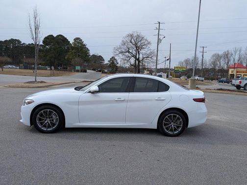 2019 Alfa Romeo Giulia Base