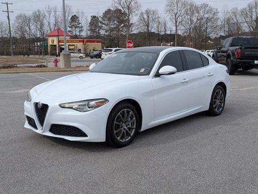 2019 Alfa Romeo Giulia Base
