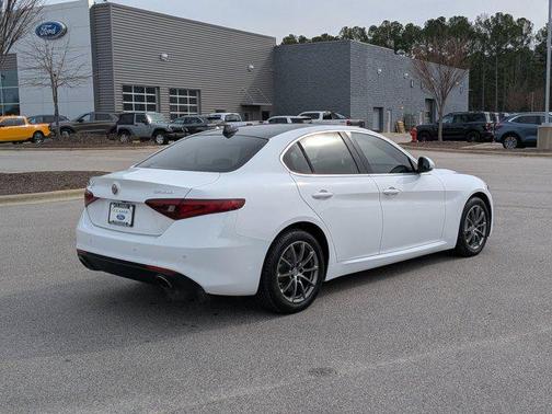 2019 Alfa Romeo Giulia Base