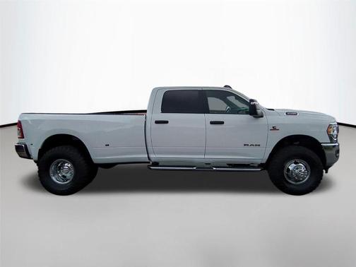 Bright White Clearcoat 2024 RAM 3500 Big Horn Crew Cab 4x4 8' Box