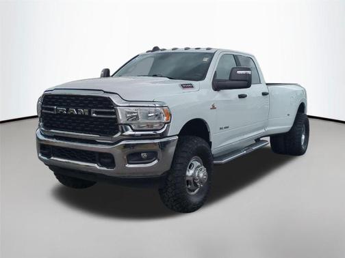 Bright White Clearcoat 2024 RAM 3500 Big Horn Crew Cab 4x4 8' Box