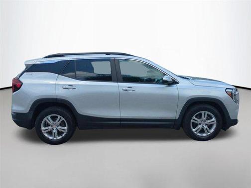 Quicksilver Metallic 2022 GMC Terrain SLE