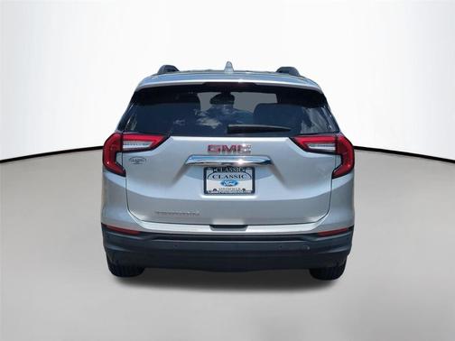 Quicksilver Metallic 2022 GMC Terrain SLE