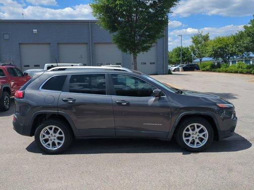 Granite Crystal Metallic Clearcoat 2016 Jeep Cherokee Latitude