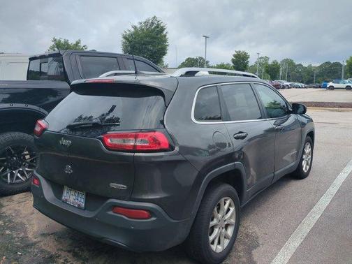 Granite Crystal Metallic Clearcoat 2016 Jeep Cherokee Latitude