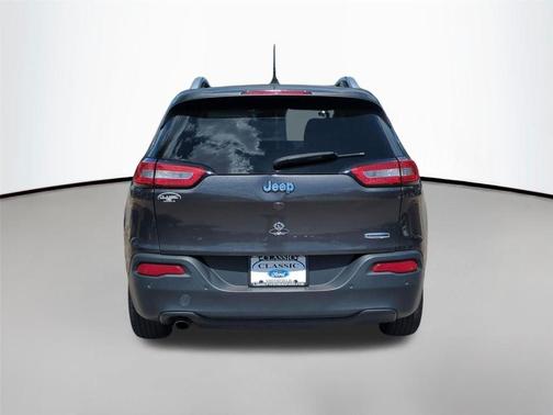 Granite Crystal Metallic Clearcoat 2016 Jeep Cherokee Latitude