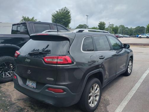 Granite Crystal Metallic Clearcoat 2016 Jeep Cherokee Latitude