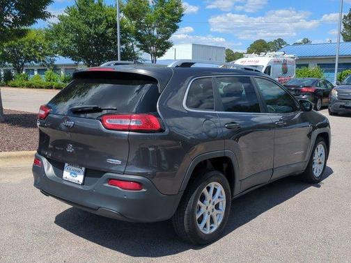 Granite Crystal Metallic Clearcoat 2016 Jeep Cherokee Latitude