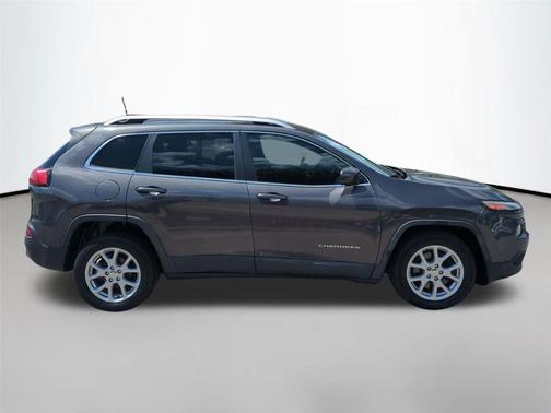 Granite Crystal Metallic Clearcoat 2016 Jeep Cherokee Latitude
