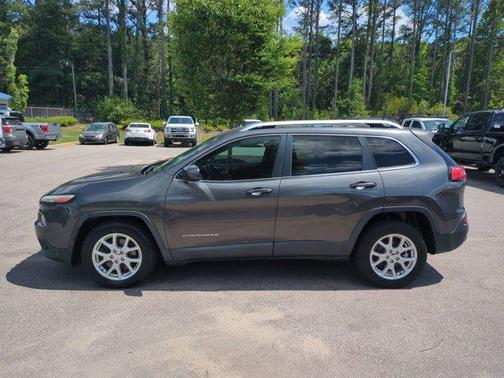 Granite Crystal Metallic Clearcoat 2016 Jeep Cherokee Latitude