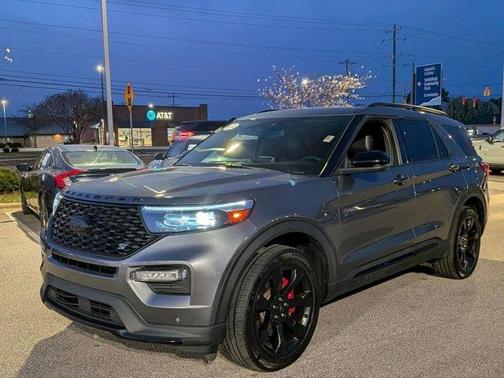 2022 Ford Explorer ST
