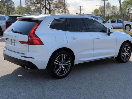 2019 Volvo XC60 T5 Momentum