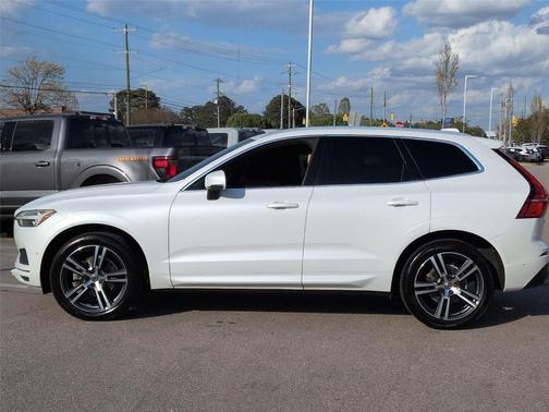 2019 Volvo XC60 T5 Momentum