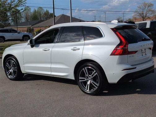 2019 Volvo XC60 T5 Momentum