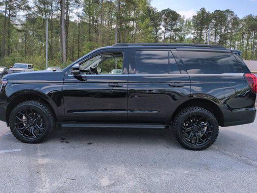 Black Metallic 2025 Ford Expedition Active