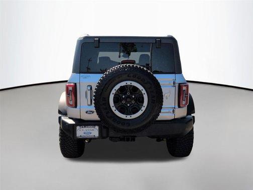 Iconic Silver Metallic 2023 Ford Bronco Outer Banks