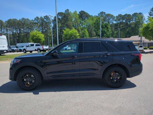 Agate Black Metallic 2026 Ford Explorer Tremor