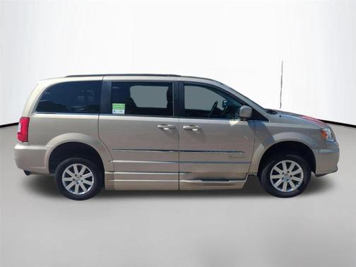 Cashmere/Sandstone Pearlcoat 2016 Chrysler Town & Country Touring