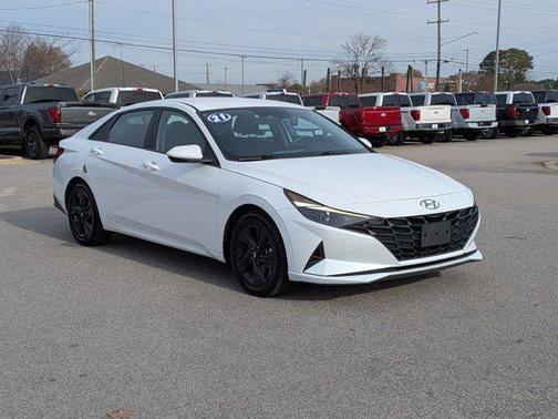 2021 Hyundai ELANTRA SEL