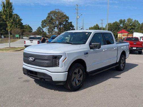 2025 Ford F-150 Lightning Flash