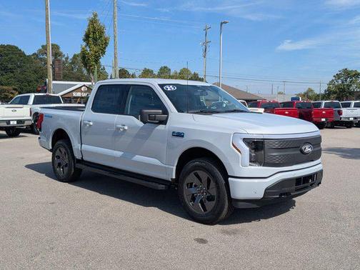 2025 Ford F-150 Lightning Flash