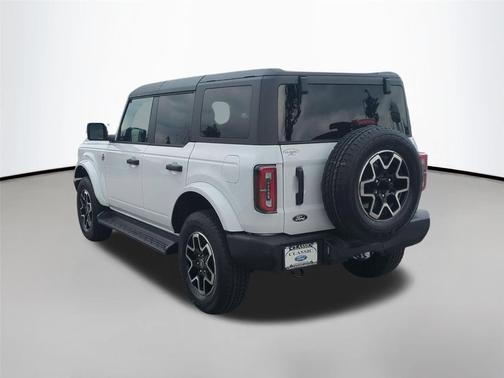 Oxford White 2026 Ford Bronco Outer Banks