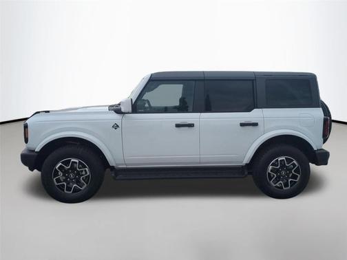 Oxford White 2026 Ford Bronco Outer Banks