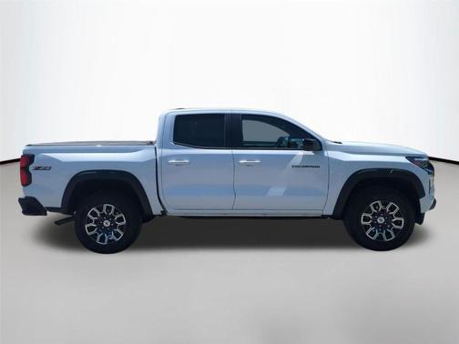 Summit White 2023 Chevrolet Colorado Z71