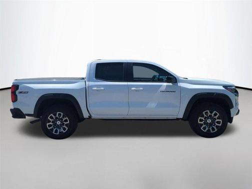Summit White 2023 Chevrolet Colorado Z71