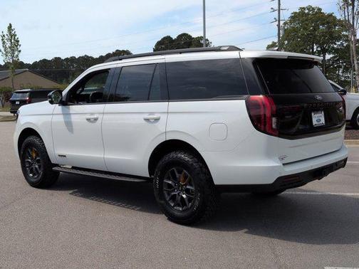 Star White Metallic Tri-Coat 2026 Ford Expedition Tremor
