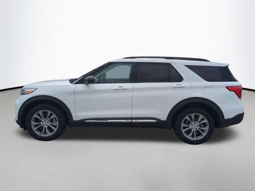 Oxford White 2022 Ford Explorer XLT