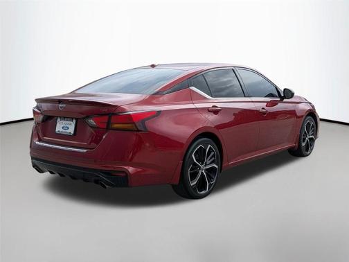 2023 Nissan Altima SR FWD