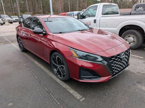 2023 Nissan Altima SR FWD