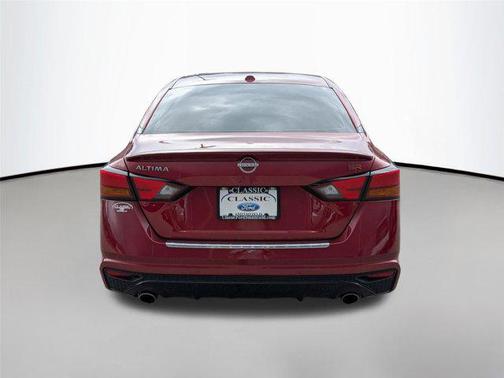 2023 Nissan Altima SR FWD