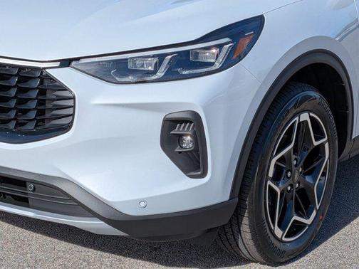 2026 Ford Escape Platinum