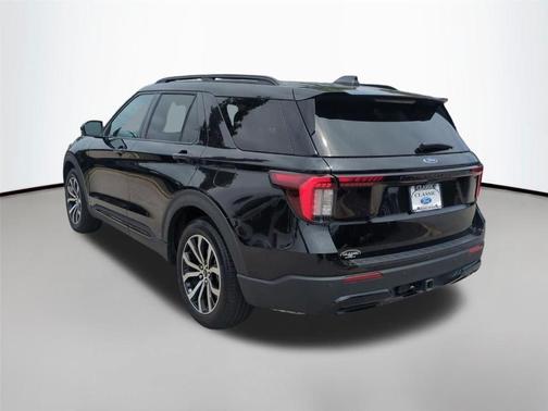 Agate Black Metallic 2025 Ford Explorer ST-Line