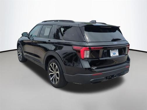 Agate Black Metallic 2025 Ford Explorer ST-Line