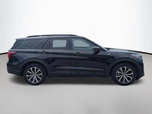 Agate Black Metallic 2025 Ford Explorer ST-Line