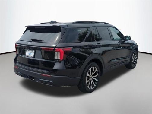 Agate Black Metallic 2025 Ford Explorer ST-Line