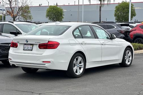 2018 BMW 330 i xDrive