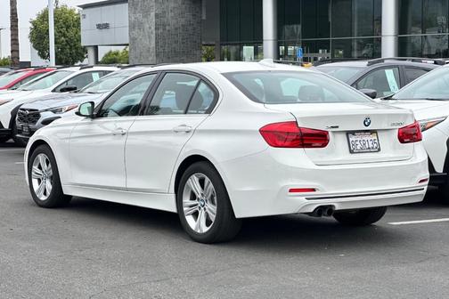 2018 BMW 330 i xDrive