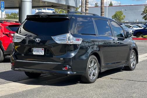 2019 Toyota Sienna SE