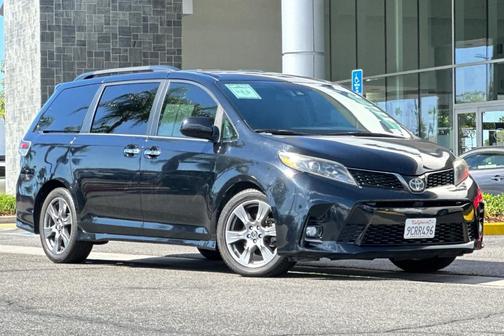 2019 Toyota Sienna SE