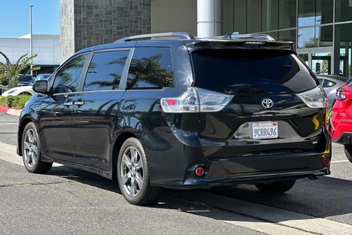 2019 Toyota Sienna SE