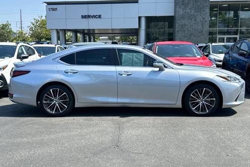 2024 Lexus ES 300h