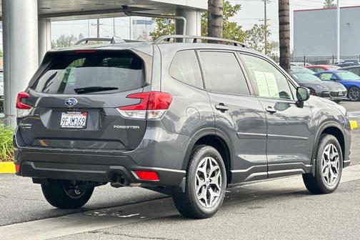 2023 Subaru Forester Premium