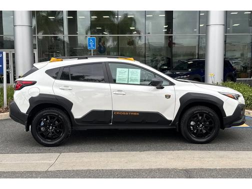 Crystal White Pearl 2025 Subaru Crosstrek Wilderness