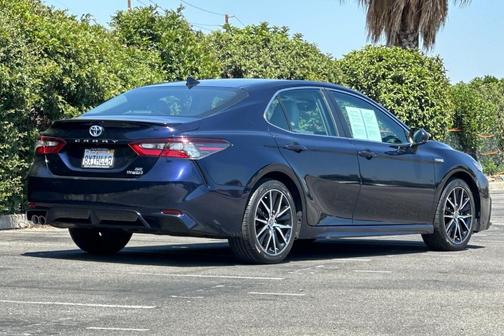2021 Toyota Camry Hybrid SE